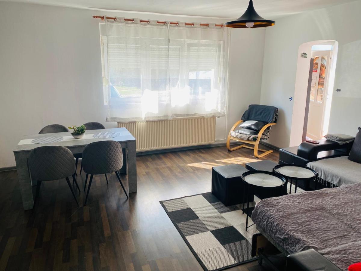Apartment Zvecaj Ðakovo Eksteriør bilde
