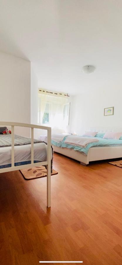 Apartment Zvecaj Ðakovo Eksteriør bilde