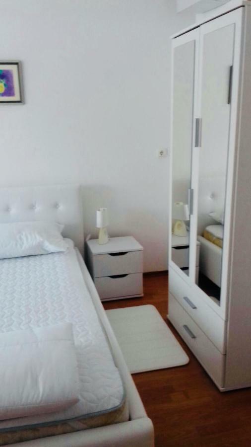 Apartment Zvecaj Ðakovo Eksteriør bilde