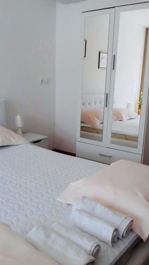 Apartment Zvecaj Ðakovo Eksteriør bilde
